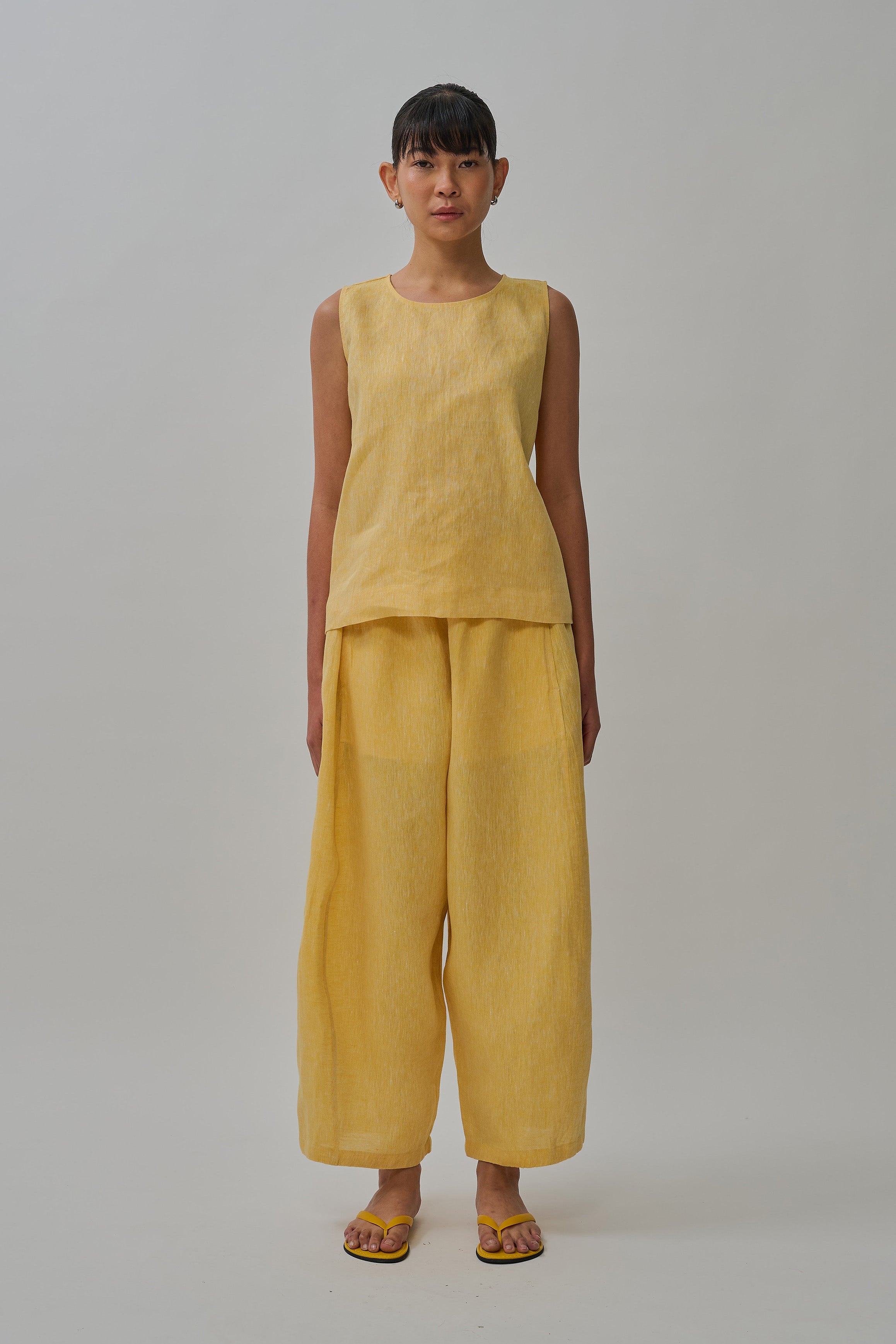 Sculptor Linen Pants in Mango