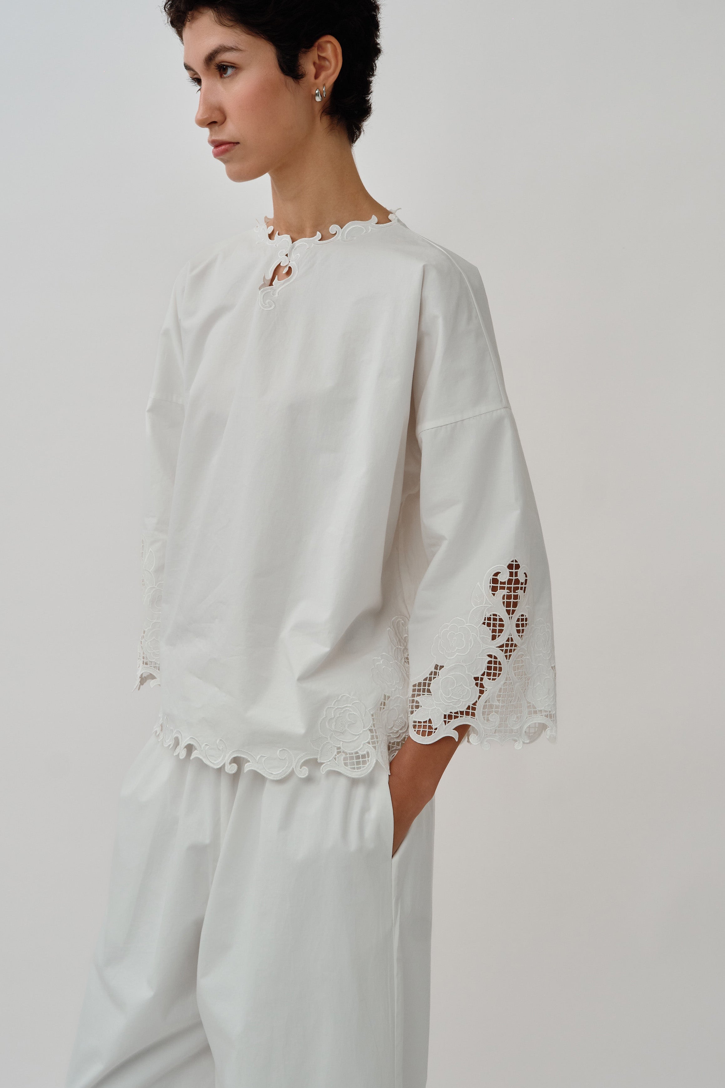 Atlas Top in White